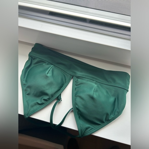 Kelly green swim top - Picture 2 of 4